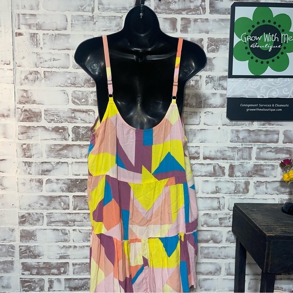 Torrid Multicolor Geometric tank blouse 2X - Picture 7 of 9